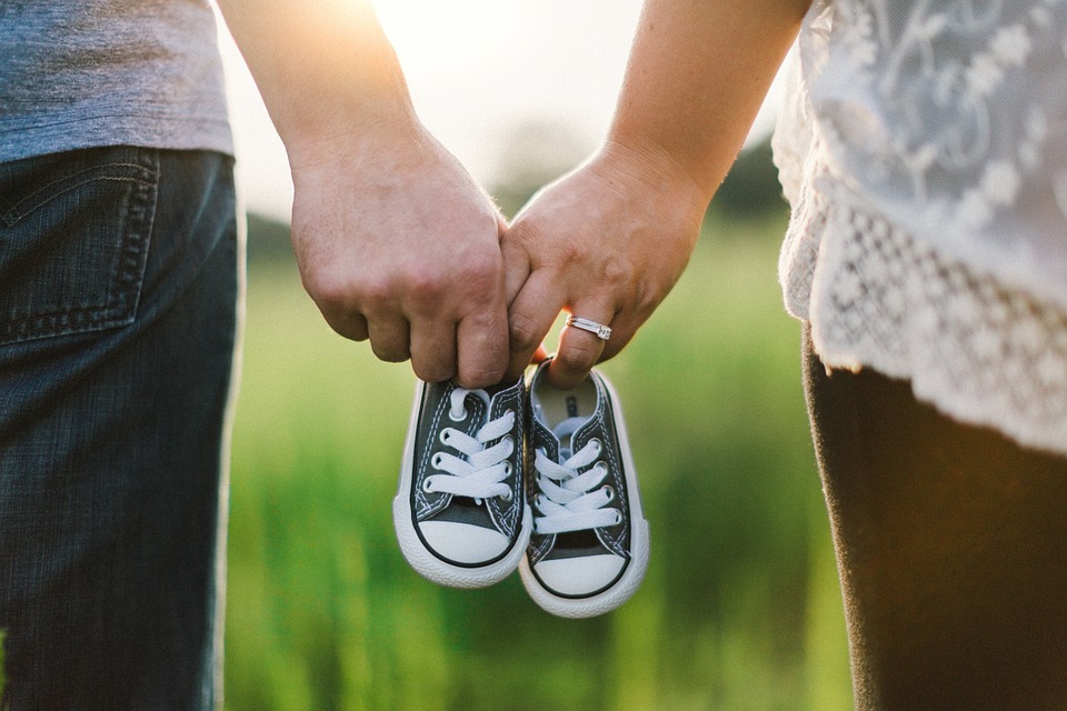 Couple avec bébé : comment retrouver la passion dans la relation ? Couple avec bébé : comment retrouver la passion dans la relation ?