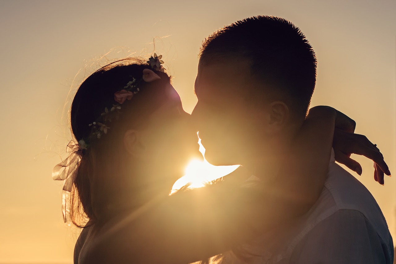 French kiss : les secrets de ce baiser le plus érotique tout savoir sur le french kiss