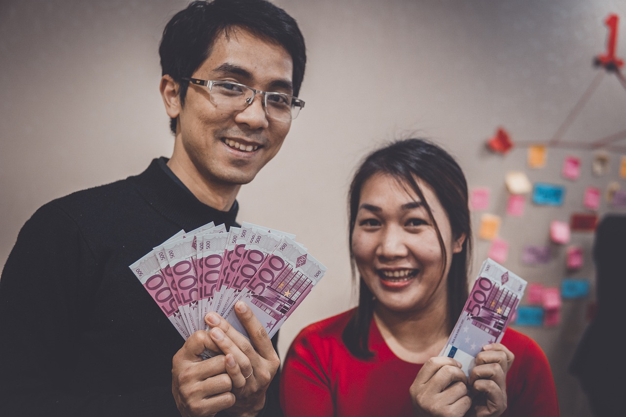 Jeune couple et comptes séparés